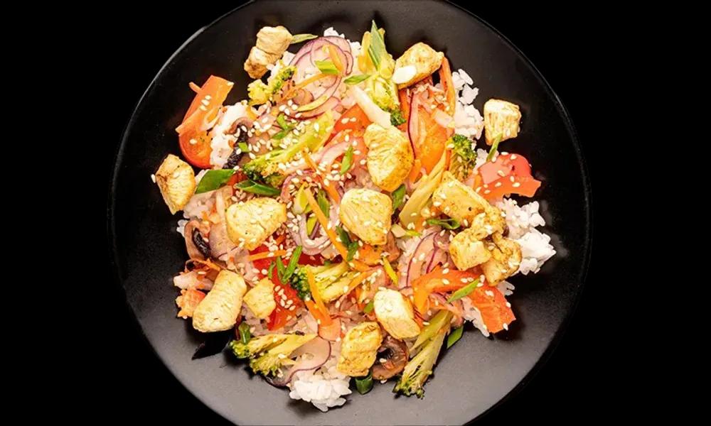 Рис WOK з курчам і овочами